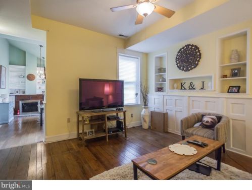 241 Bainbridge St, Philadelphia PA 19146-2034 exterior