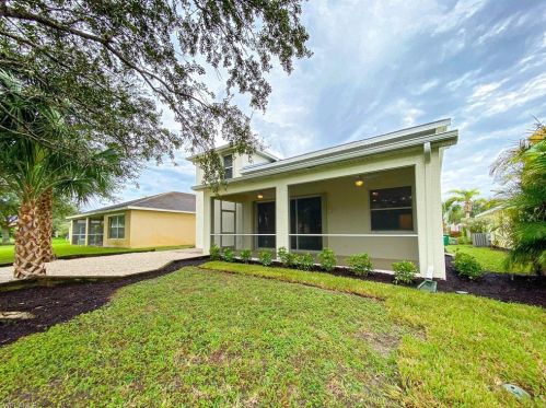 8435 Holw Brk Cir, Naples FL 34119-9724 exterior