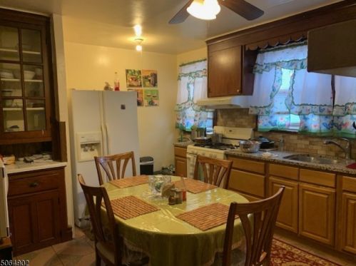 54 Chapman Pl, Irvington, NJ 07111-1942