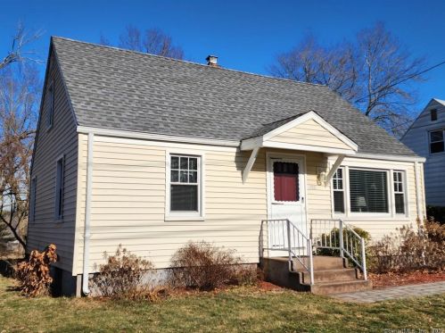 121 Loomis St, Manchester CT  06042-1947 exterior