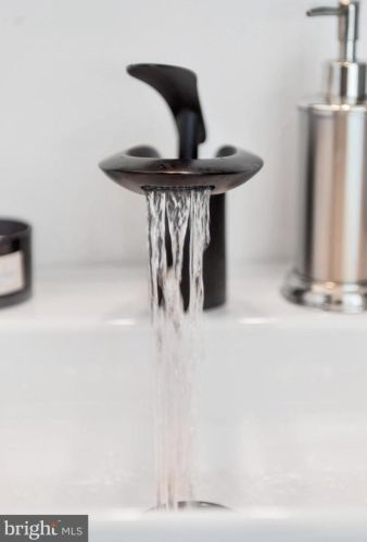 102 Ritchie Ave, Silver Spring MD  20910-5112 exterior