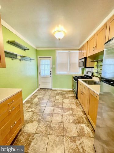 1516 Clarion St, Philadelphia PA  19147-6210 exterior