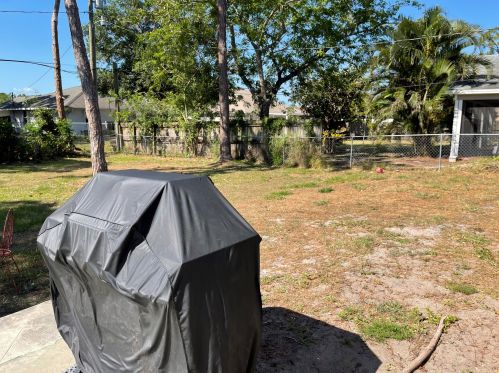 126 Thornhill Dr, Fort Pierce FL  34984-4463 exterior