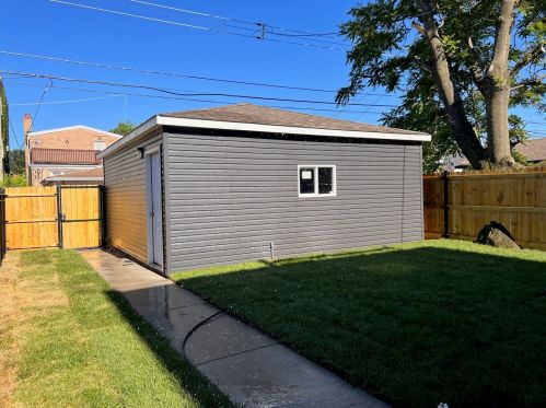 1007 Hamlin Ave, Chicago IL 60625-5914 exterior