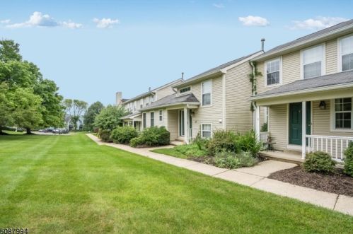 6 Grosbeak Dr, Hackettstown, NJ 07840-3326