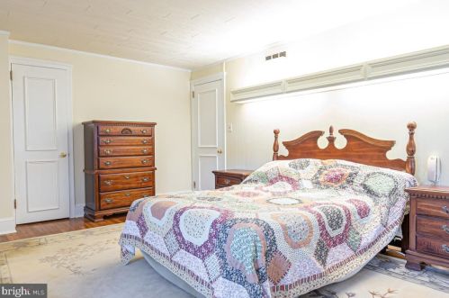 456 Gladstone Ave, Tavistock NJ 08033-4005 exterior