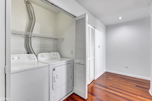 3450 Halsted St, Chicago IL  60657-2424 exterior