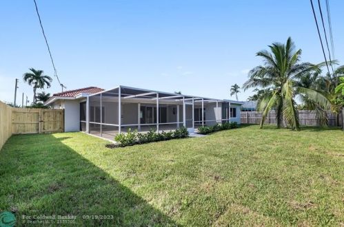 943 4th St, Boca Raton FL  33432-4201 exterior