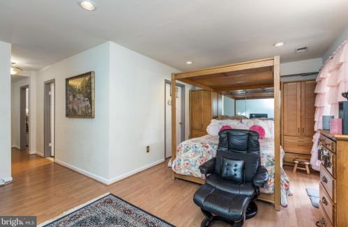 15 Hunters Gate Ct, Silver Spring MD 20904-1827 exterior