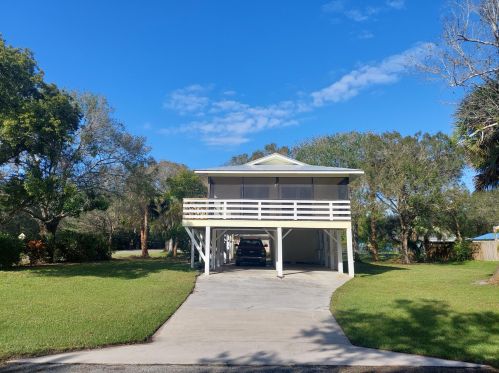 5000 Seminole Rd, Fort Pierce FL  34951-2106 exterior