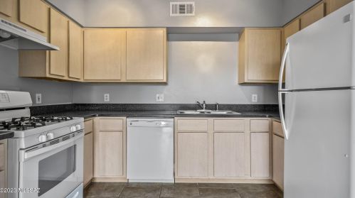 1602 Paseo Ln Tinaja, Green Valley AZ 85614-3987 exterior