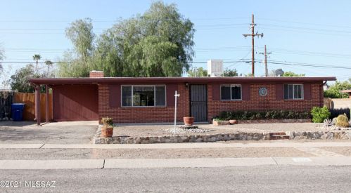 8116 Beverly St, Tucson AZ 85710-5930 exterior