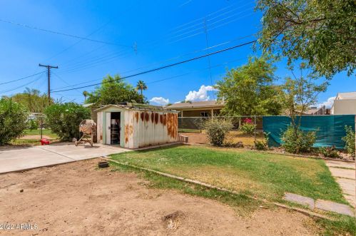 6182 Earll Dr, Phoenix AZ 85033-5841 exterior