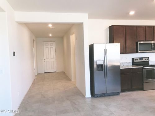 1808 Chanute Pass, Phoenix AZ  85040-3835 exterior