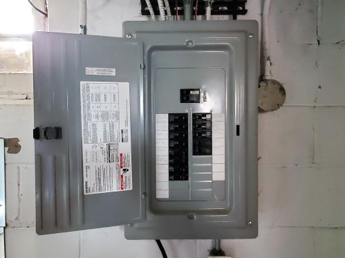 2733 Roosevelt Dr, Milwaukee WI 53216-1838 exterior