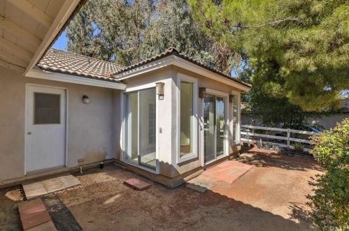 31150 Avenida Del Reposo, Temecula CA 92591-1719 exterior
