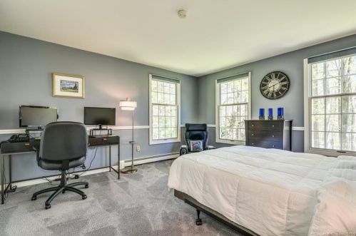 43 Jefferson Dr, Ridgefield CT 06877-5910 exterior