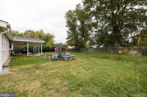 3405 Sunny Vw, Alexandria VA 22309-1911 exterior