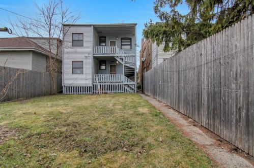 7609 Perry Ave, Chicago IL 60628-6827 exterior