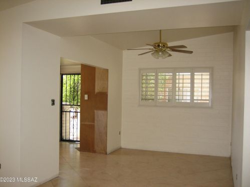 5809 North St, Tucson AZ  85712-2937 exterior