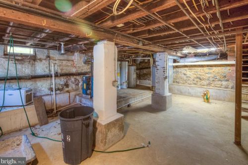 412 Delaware St, New Castle DE 19720-5045 exterior