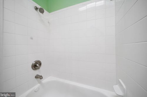 3646 9 St, Philadelphia PA 19140-4319 exterior