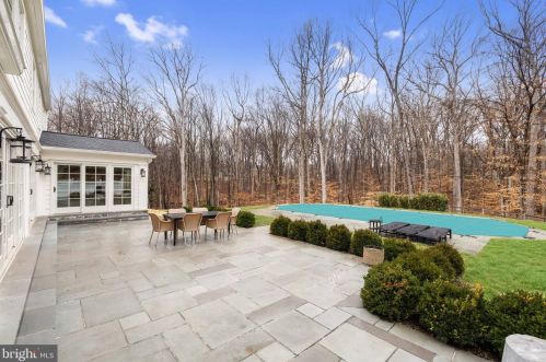 8701 Belmart Rd, Rockville MD  20854-1610 exterior