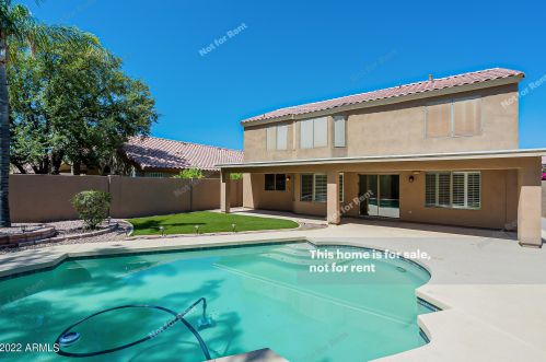 17033 45th St, Phoenix AZ 85050-8561 exterior