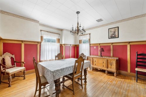 1525 82, Milwaukee WI 53222-2935 exterior