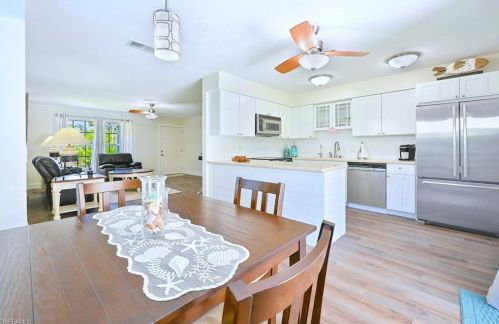 862 99 Ave, Naples FL 34108-2234 exterior