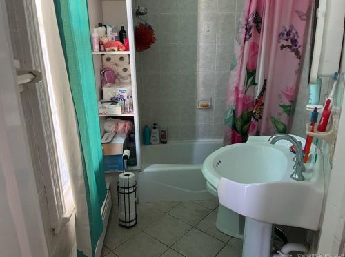 9 Couch St, Norwalk CT 06854-2025 exterior