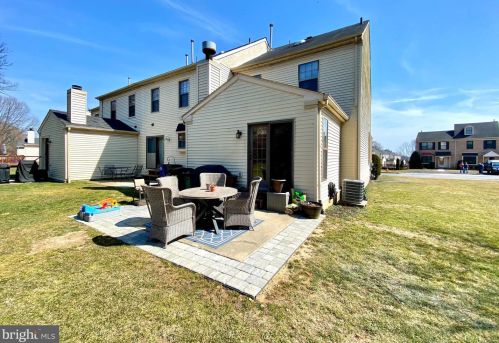 354 Scola Rd, Chester PA 19015-1417 exterior