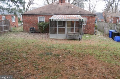 9912 Markham St, Silver Spring MD  20901-2233 exterior