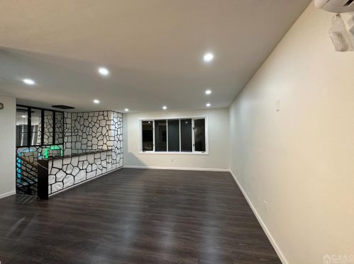 240 Garfield St, Edison NJ 08820-1719 exterior