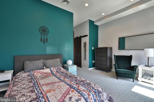 1513 Bainbridge St, Philadelphia PA 19146-2130 exterior