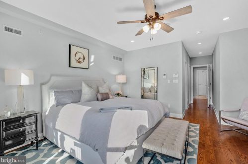 2011 Brown St, Philadelphia PA 19123-2256 exterior