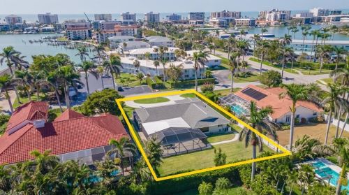 2870 Leeward Ln, Naples FL 34103-4038 exterior