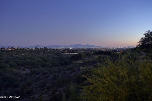 5886 Misty Ridge Dr, Tucson, AZ 85718-3433