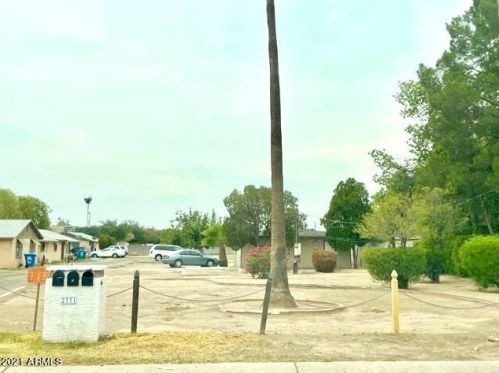 2731 Belmont Ave, Phoenix AZ 85020-4721 exterior