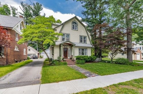 80 Roseland Ter, Springfield MA  01106-1128 exterior