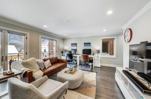 3013 Honore St, Chicago IL 60657-2000 exterior