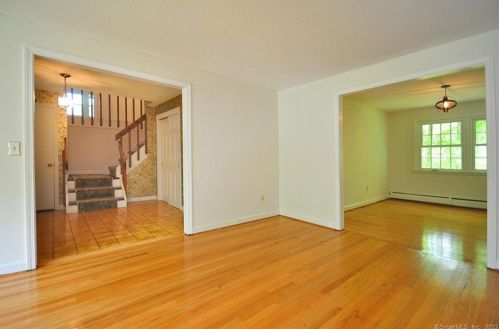 51 Lincoln Way, Windsor CT 06095-3545 exterior