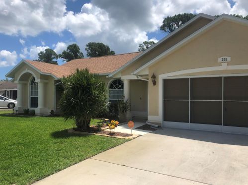 206 Crosspoint Dr, Fort Pierce FL  34983-2576 exterior