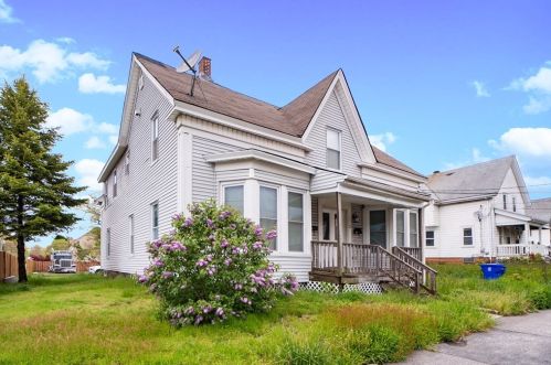 2 Morton St, Taunton, MA 02780-3004