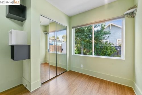 1241 Burnett St, Berkeley CA 94702-2407 exterior