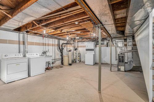 309 Maple St, Three Rivers MI 49093-2215 exterior