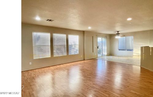 2064 Cutter Ln, Tucson AZ  85710-8100 exterior