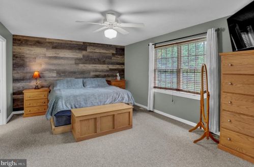 286 Bollinger Rd, Littlestown PA 17340-9121 exterior