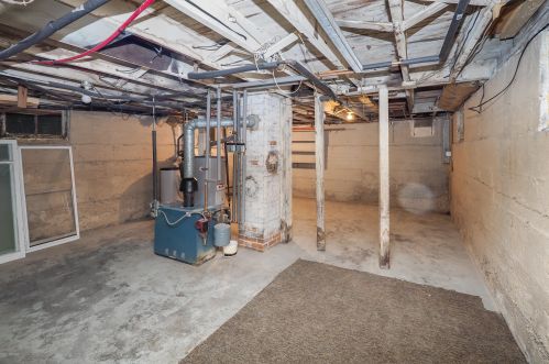 1820 Oakland Dr, Kalamazoo MI 49008-1805 exterior