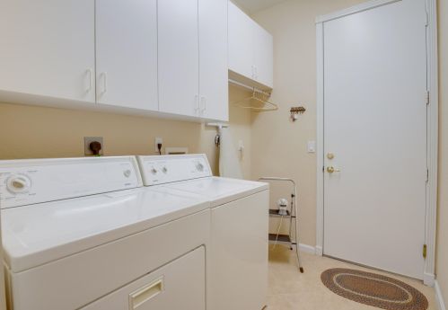 6904 Molakai Cir, Boynton Beach FL 33437-7030 exterior